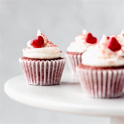 Mini Lemon Cupcakes with Lemon Buttercream Icing - Delicious Little Bites