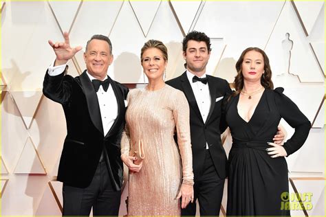 Tom Hanks & Rita Wilson's Kids Throw Up Peace Signs on Oscars 2020 Red Carpet: Photo 4433904 ...