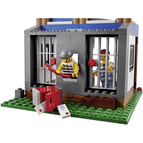 LEGO® City 4440 Forest police station from Conrad.com