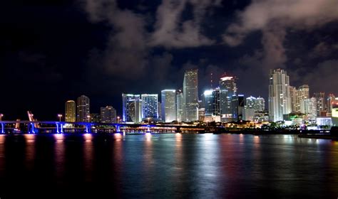 Skyline Miami City At Night Hd Wallpaper | High Definitions Wallpapers