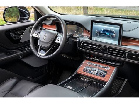 2020 Lincoln Aviator Pictures: | U.S. News