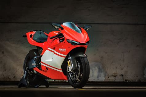 Ducati Desmosedici RR - Desktop Wallpapers, Phone Wallpaper, PFP, Gifs, and More!