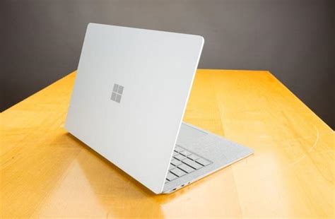 Surface Book 2 vs Surface Laptop: Detailed Comparison of Microsoft's Products