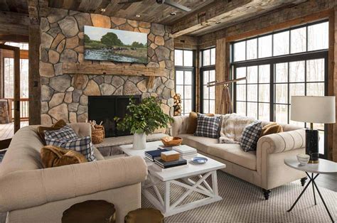 Rustic lakeside retreat in Wisconsin features inviting design details