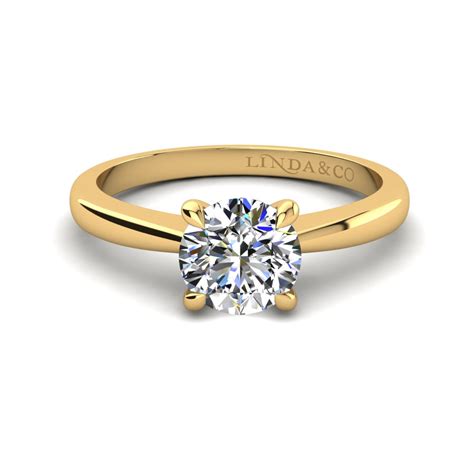 Solitaire Engagement Ring Yellow Gold - Linda & Co