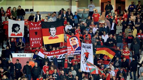 Manchester United and Liverpool have fewest local fans, says report - Eurosport