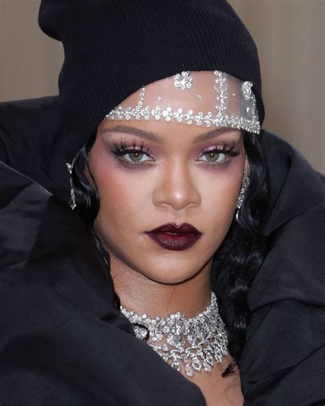 Rihanna Eye Makeup Looks | Saubhaya Makeup