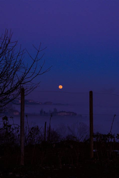 Full Moon on an Evening Sky · Free Stock Photo