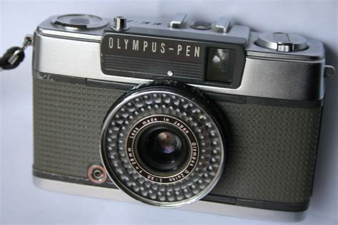 Minolta Zoom 3x-1x f/1.7-2.8 Macro Autofocus Lens: vintage OLYMPUS PEN EE2 1/2 FRAME 35MM CAMERA ...