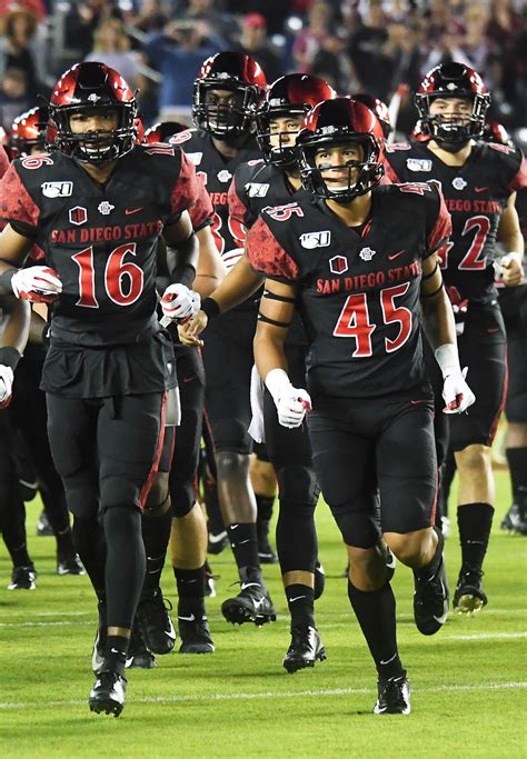 SDSU football team receiving support from South County recruits | The Star News