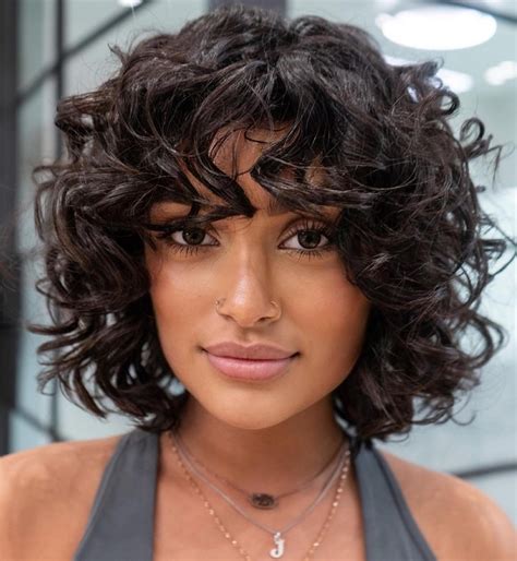 30 Fabulous Wavy and Curly Bob Haircuts for Your New Look - Hairstylery