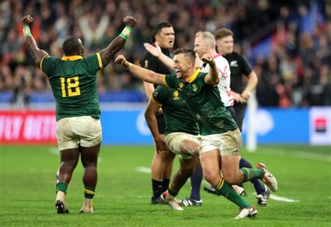 South Africa win Rugby World Cup by one point against 14-man All Blacks