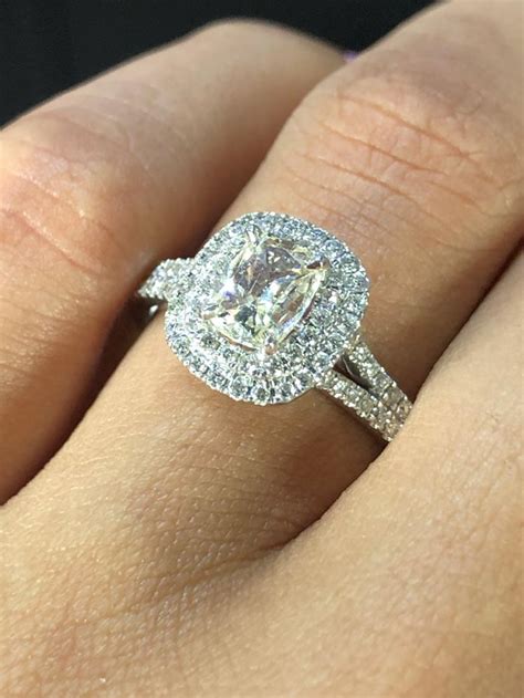 The Top 2 Diamond Cuts For Engagement Rings – Raymond Lee Jewelers