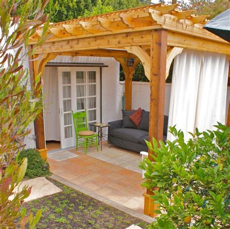 17 Engrossing Ideas To Make Your Yard More Enjoyable With Pergola With Curtains