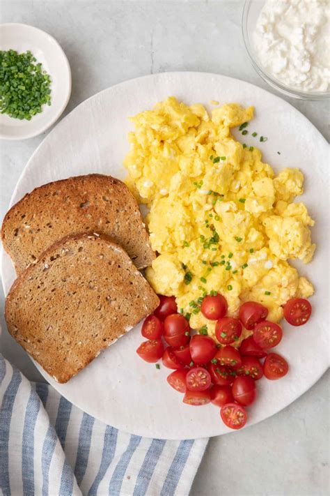 Scrambled Eggs with Cottage Cheese - Feel Good Foodie