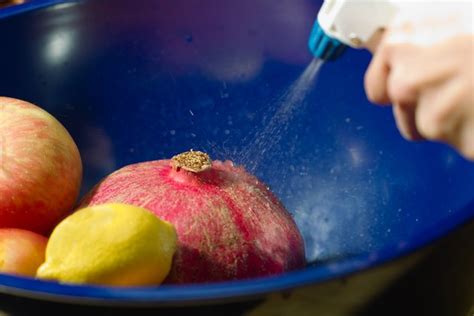 How to Clean Fruits & Vegetables With Vinegar | Livestrong.com