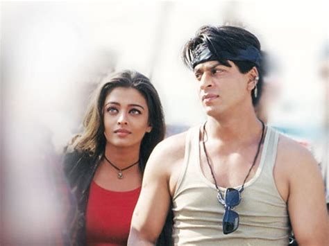 15 Flashback Pics: Shahrukh Khan & Aishwarya Rai Looked So Sweet In Josh! - Filmibeat