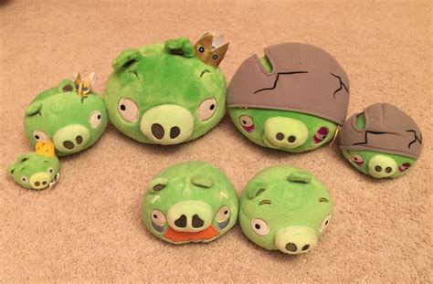 Angry Birds 9 Pigs Plush Lot King Pig,Grandpa Pig,Helmet Pig & More | #1726354828