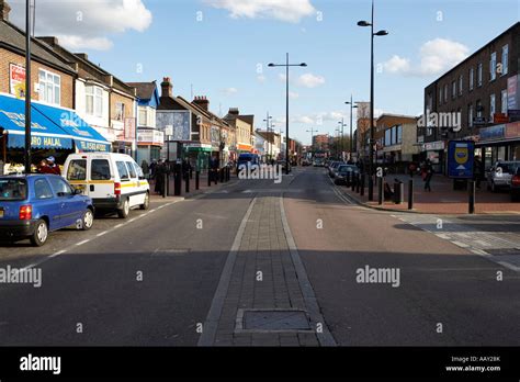 Dunstable Road Luton Bedfordshire, Asian area of Luton Stock Photo - Alamy