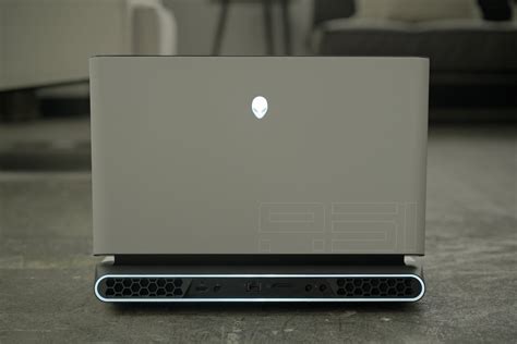 Alienware Area-51m R1 review: Fast, big and upgradable | PCWorld