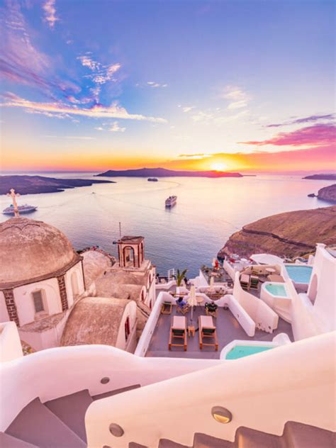 The Ultimate Santorini Honeymoon Guide – The Honeymoon Edit