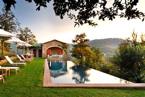 Tuscany Villa with Infinity Pool in Reschio Estate