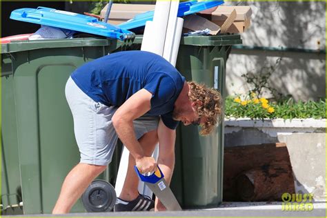 Simon Baker Goes Shirtless in Sydney Ahead of 'The Mentalist' Series Finale: Photo 3308133 ...