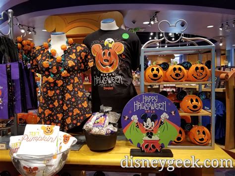 A look around Disney’s Fantasia Shop at the Disneyland Hotel (several pictures) – The Geek's ...