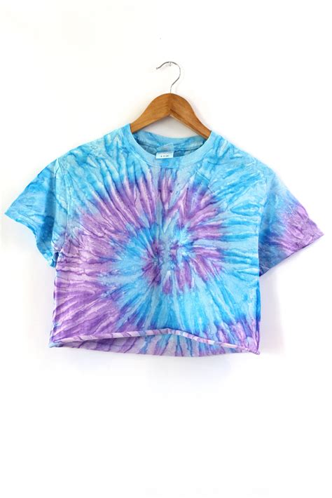 Purple and Blue Tie-Dye Cropped Tee | Cute tie dye shirts, Tie dye outfits, Tie dye shirts