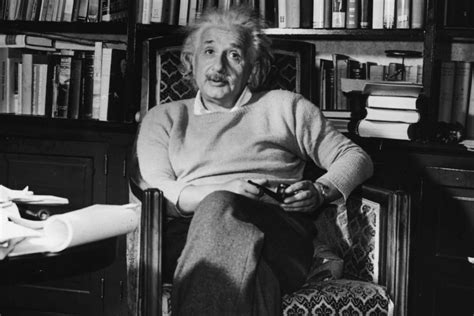 Biography of Albert Einstein, Theoretical Physicist