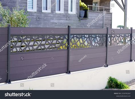 Modern Wide House Design Fence Barrier Stock Photo 2150791267 | Shutterstock