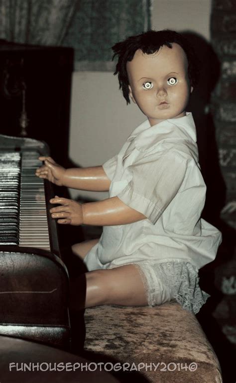 Creepy vintage, Creepy dolls, Haunted dolls