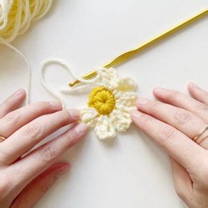 Crochet Daisy Pattern Crochet Flower Applique - Etsy