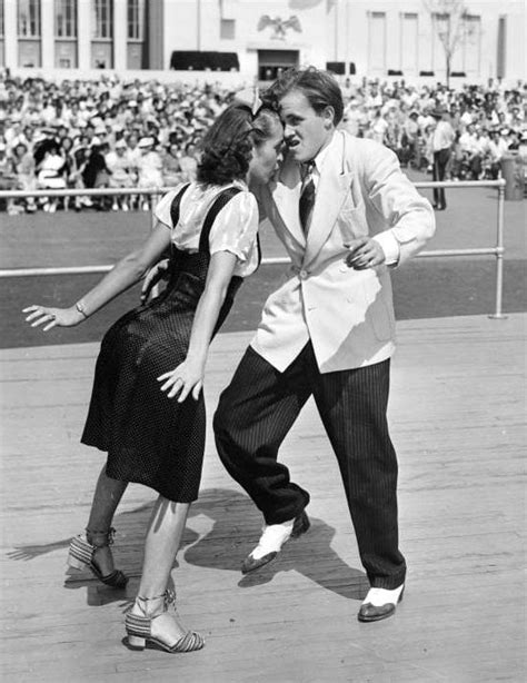 The Lindy Hop & Jitterbug: See the hep swing dances from 1938-1945 - Click Americana