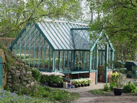 Planning a Greenhouse - Landscaping Network