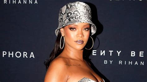 Download Fenty Rihanna Bucket Hat Wallpaper | Wallpapers.com