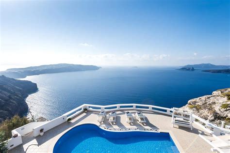 Affordable Hotels In Santorini With Caldera View - ItsAllBee | Solo Travel & Adventure Tips