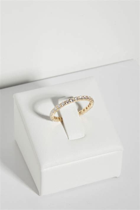 Medium Pavé Round Wedding Band – THEADORE + CO.