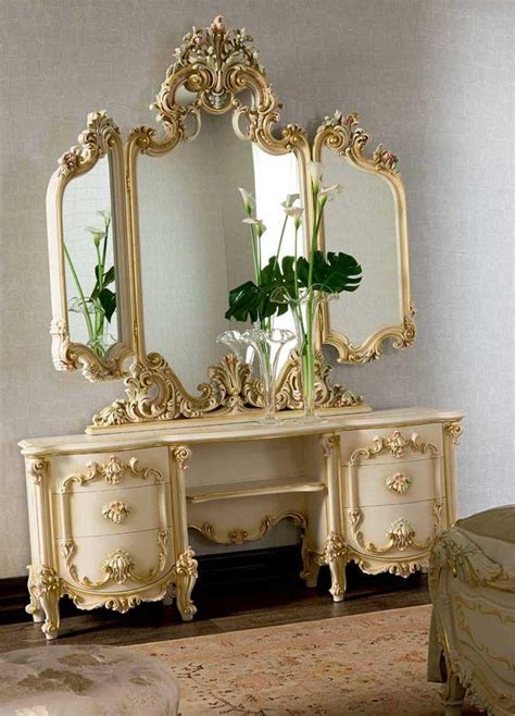 25 Best Victorian Style Furniture Ideas and Designs - InteriorSherpa