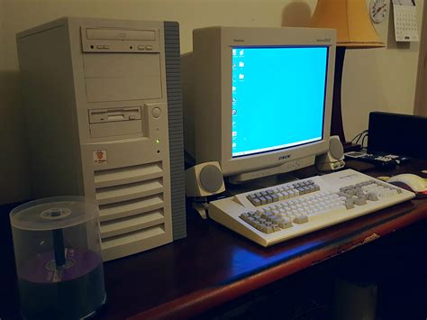 The return of the 90s Sleeper (v.1999) | Old computers, Vintage electronics, Pc setup