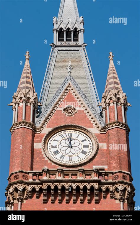 Clock tower of St Pancras railway station in London,England Stock Photo - Alamy