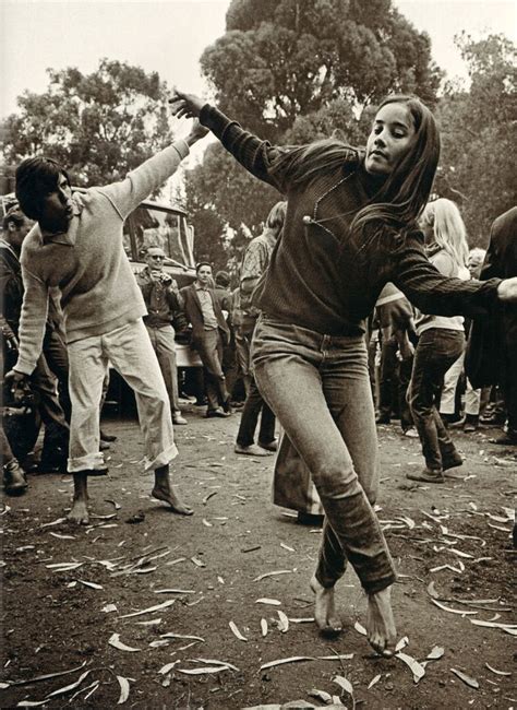 Unknown Photographer - Summer of Love, Panhandle, Golden Gate Park, San Francisco, June 25, 1967 ...