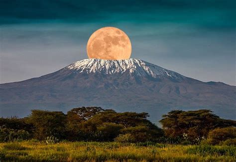 The 3 Natural wonders of Tanzania - Serengeti National Park