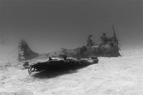 World War Two aircraft lost for 70 YEARS found Pacific Ocean seabed | Daily Mail Online