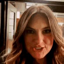 Mariska Hargitay Yazbitmesiin GIF - Mariska Hargitay Yazbitmesiin - Temukan & Bagikan GIF