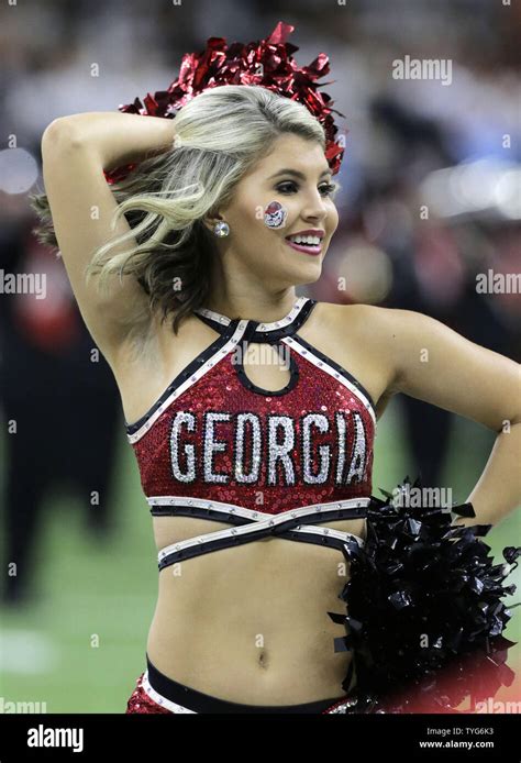 Georgia bulldogs cheerleader hi-res stock photography and images - Alamy