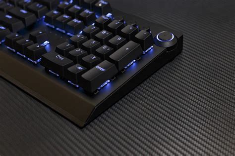 Razer BlackWidow v3 PRO Wireless Mechanical Keyboard Review - A No Compromise Wireless Gaming ...