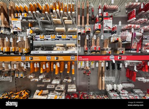 Hardware store interior hi-res stock photography and images - Alamy