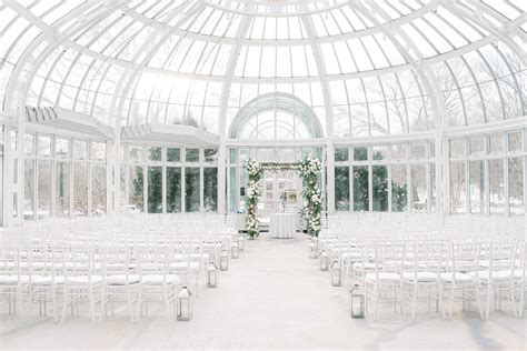 Brooklyn Botanic Garden Winter Wedding - Brooklyn Bride - Modern Wedding Blog