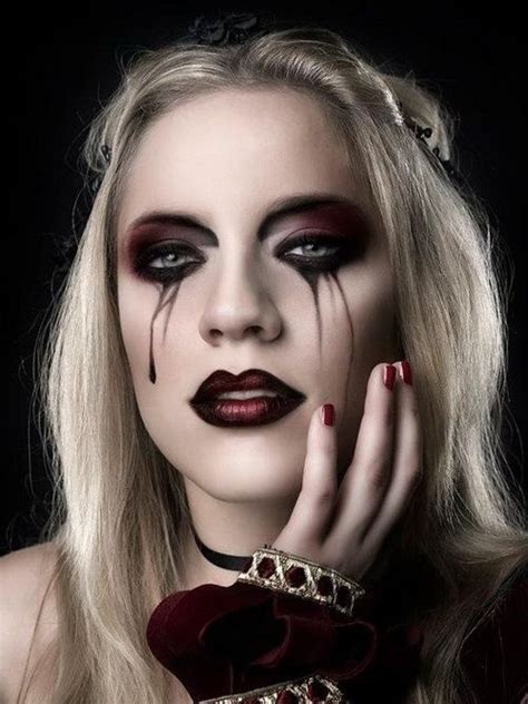 Happy Halloween Day: 22 Halloween Vampire Makeup Ideas